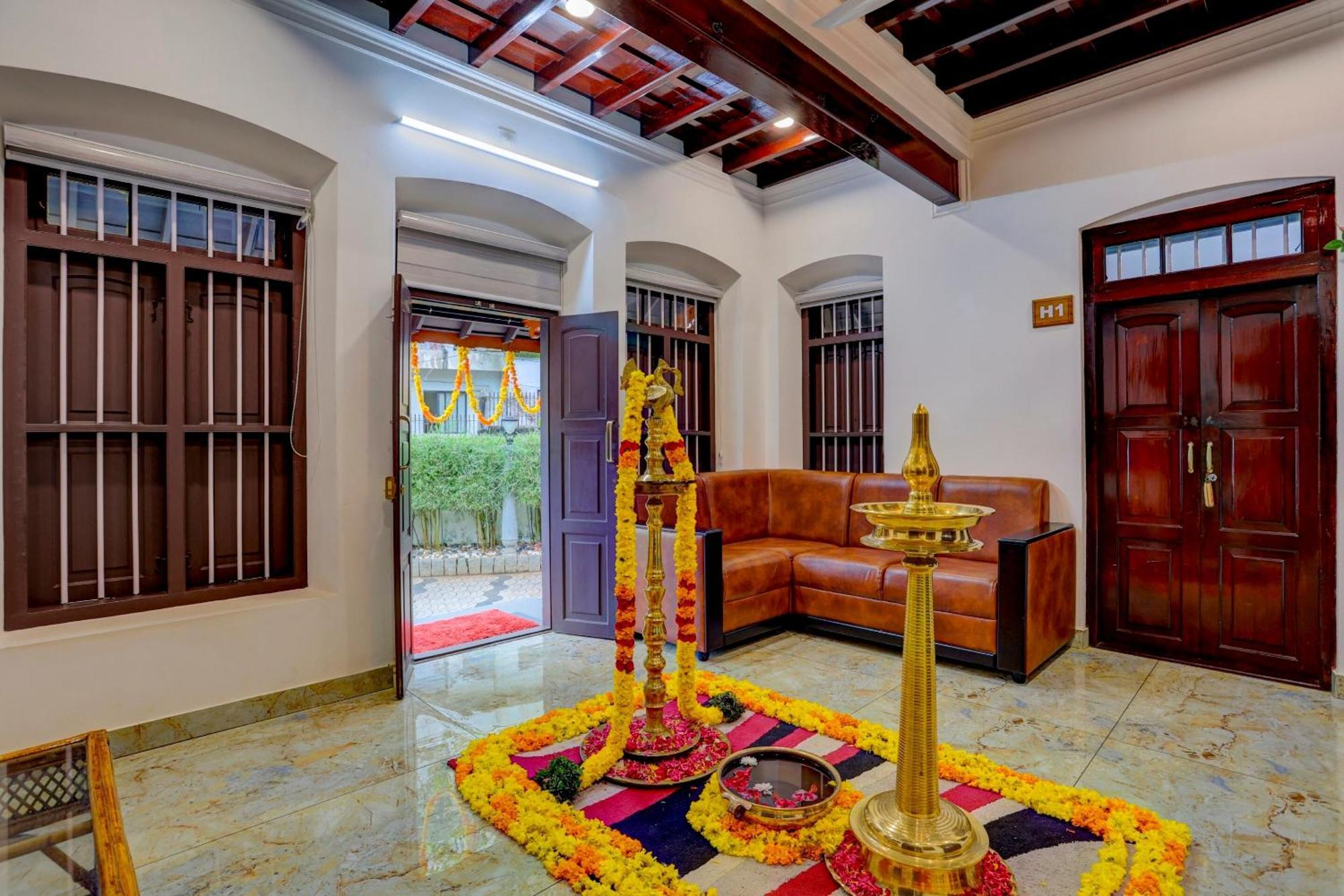 Hotel O Poptavern Heritage Kovalam Exterior foto